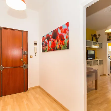 Mm Dante Colorful Apartment