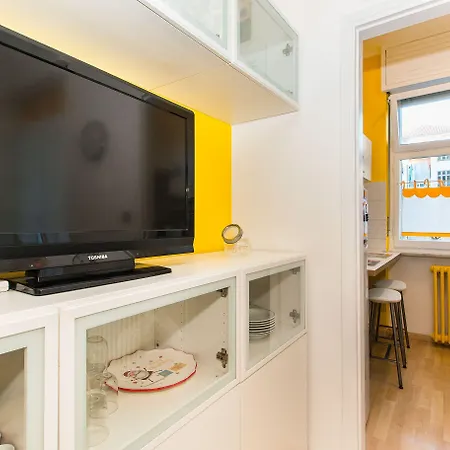 Mm Dante Colorful Apartment